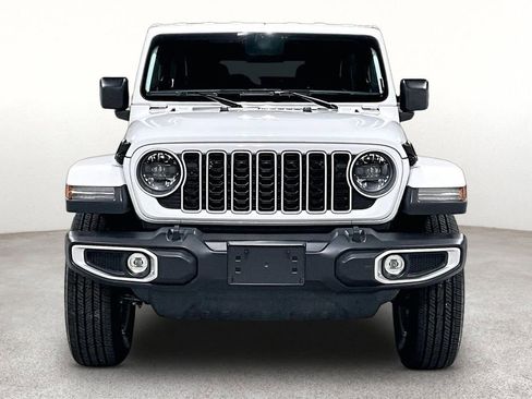 Used 2025 Jeep Wrangler Unlimited Sahara AWD/4WD image 5