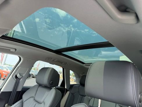 Used 2025 Audi Q5 2.0T Premium Plus w/ Premium Plus Package image 16
