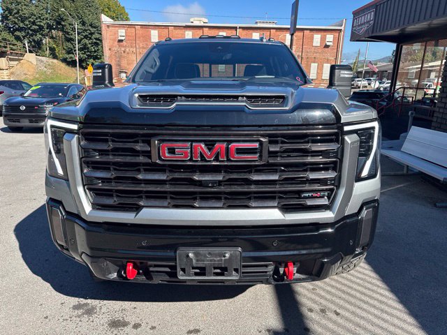 Used 2024 GMC Sierra 2500 AT4X AWD/4WD image 2