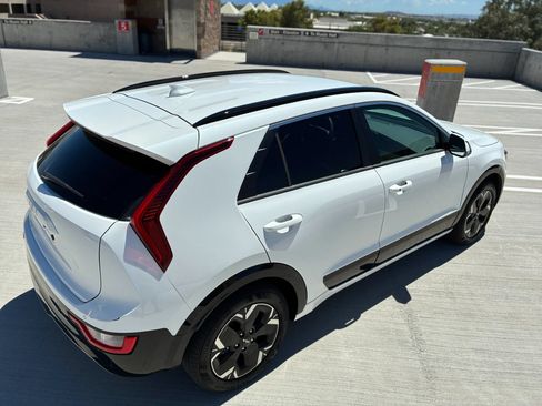 Used 2023 Kia Niro Wind FWD image 16