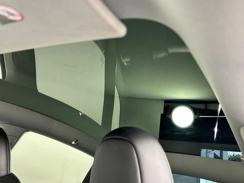 Used 2023 Tesla Model Y Performance AWD/4WD image 27