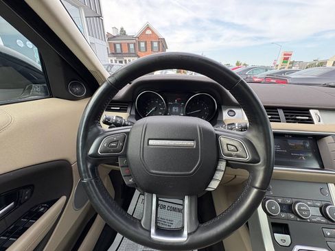 Used 2017 Land Rover Range Rover Evoque SE AWD/4WD image 27