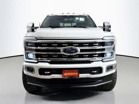 Used 2023 Ford F350 Platinum w/ FX4 Off-Road Package AWD/4WD image 2