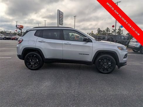 New 2026 Jeep Compass Latitude image 2