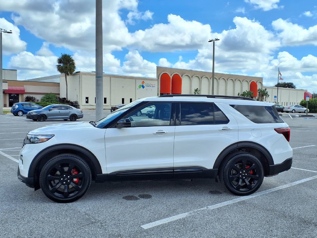 Used 2022 Ford Explorer ST w/ ST Street Pack AWD/4WD image 4