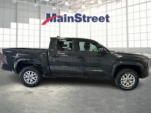 Used 2024 Toyota Tacoma SR5 AWD/4WD image 6