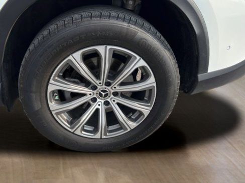 Used 2024 Mercedes-Benz GLC 300 image 18