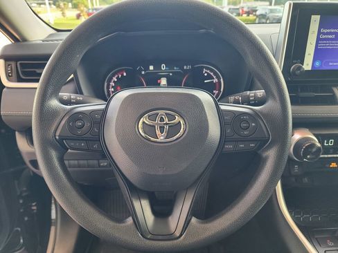 Used 2025 Toyota RAV4 XLE w/ Convenience Package FWD image 18