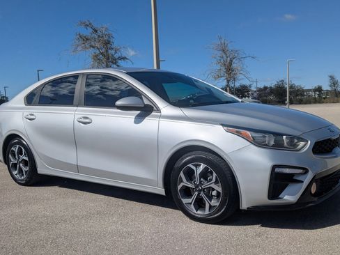 Used 2020 Kia Forte LXS image 2