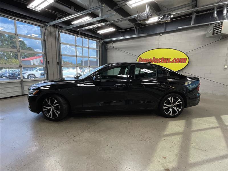 Used 2021 Volvo S60 T8 R-Design AWD/4WD image 2