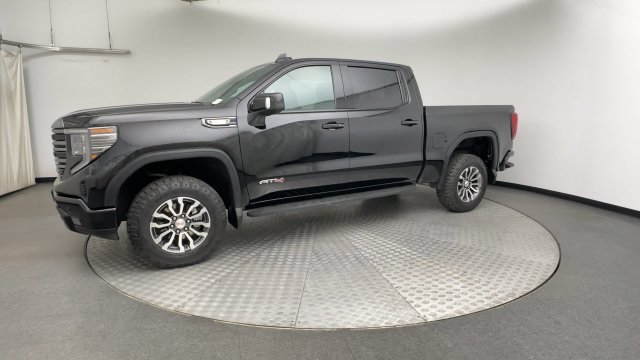 Used 2022 GMC Sierra 1500 AT4 w/ AT4 Premium Package AWD/4WD image 6