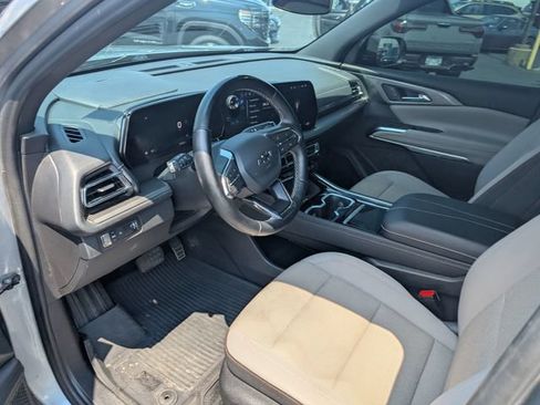 Used 2024 Chevrolet Traverse LT w/ Midnight/Sport Edition FWD image 12
