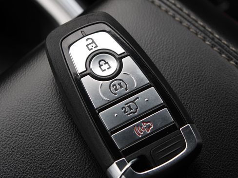 Used 2021 Ford Explorer XLT w/ Equipment Group 202A image 14