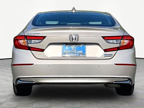 Used 2018 Honda Accord Touring image 7