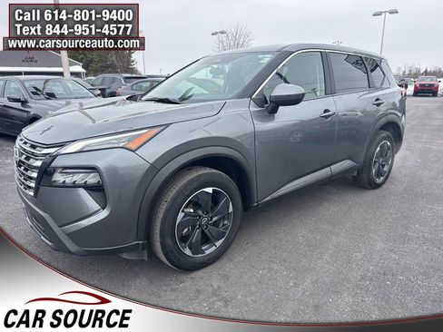 Used 2024 Nissan Rogue SV image 3