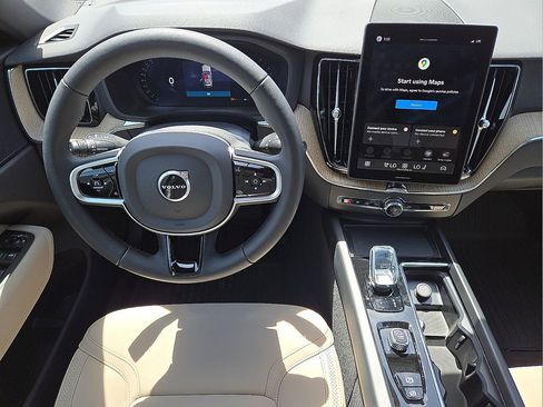 New 2026 Volvo XC60 B5 Core w/ Protection Package Premier AWD/4WD image 18