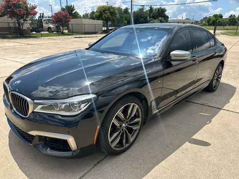Used 2018 BMW M760i xDrive AWD/4WD image 1