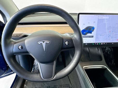 Used 2021 Tesla Model Y Long Range AWD/4WD image 10