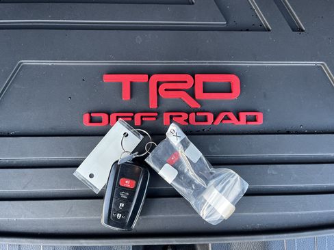 Certified 2022 Toyota RAV4 TRD Off-Road image 32