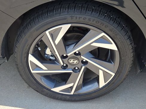 Used 2024 Hyundai Elantra Limited FWD image 7