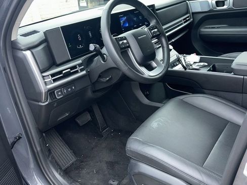 Used 2025 Hyundai Santa Fe SEL FWD image 4
