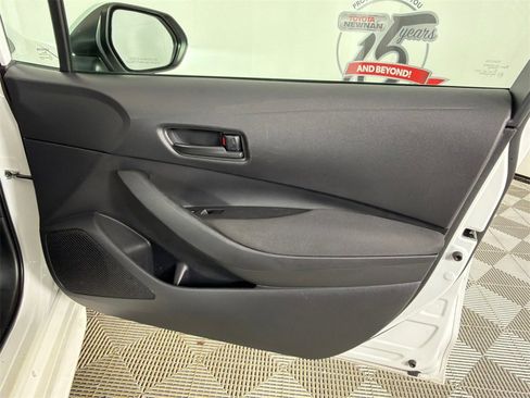 Used 2022 Toyota Corolla LE image 14