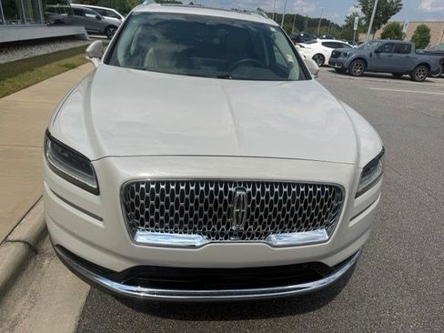 Used 2023 Lincoln Nautilus Reserve w/ Equipment Group 201A FWD image 3