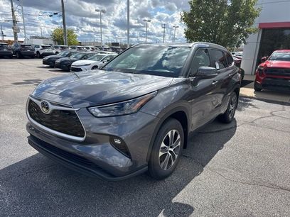 New 2025 Toyota Highlander XLE