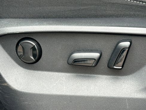 Used 2023 Volkswagen Atlas Cross Sport SE image 24