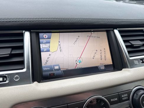 Used 2011 Land Rover Range Rover Sport HSE LUX image 43