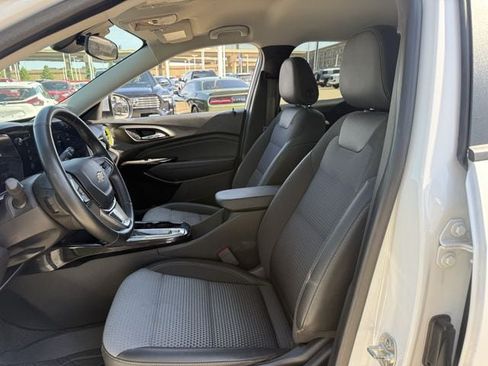 Used 2024 Chevrolet Trax LT w/ Driver Confidence Package FWD image 26
