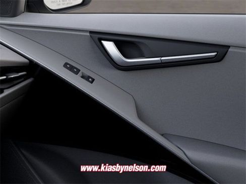 New 2025 Kia Niro EX image 25