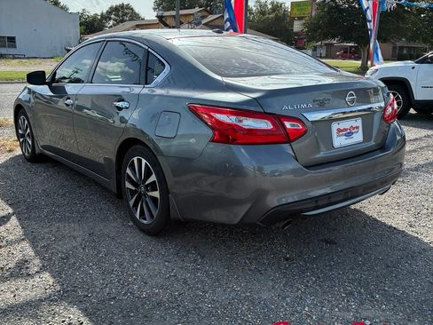 Used 2016 Nissan Altima 2.5 SL w/ 2.5 Technology Package FWD image 6