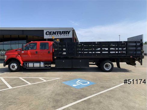 Used 2016 Ford F650 2WD Crew Cab Super Duty image 4