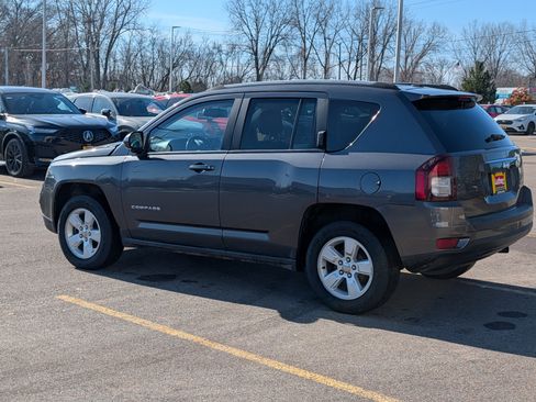 Used 2017 Jeep Compass Latitude image 5