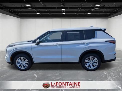 New 2026 Mitsubishi Outlander ES AWD/4WD image 2