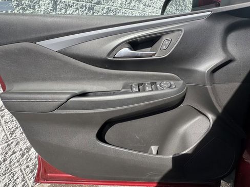 Used 2025 Buick Envista Preferred image 18