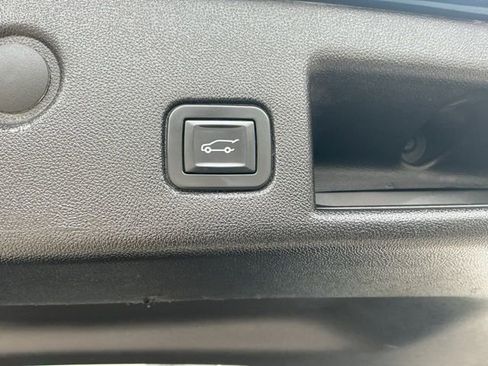 Used 2019 Chevrolet Equinox Premier image 19