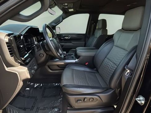 Used 2024 Chevrolet Silverado 1500 ZR2 w/ Technology Package image 19