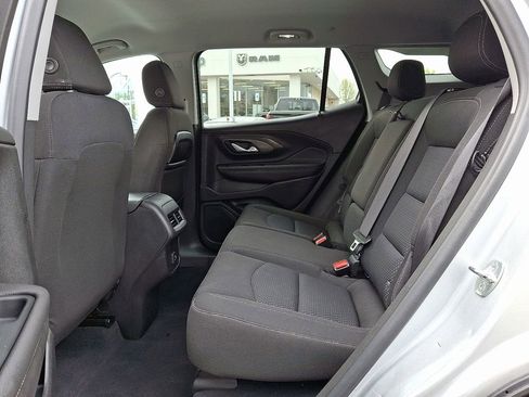 Used 2022 GMC Terrain SLE w/ Driver Convenience Package AWD/4WD image 10