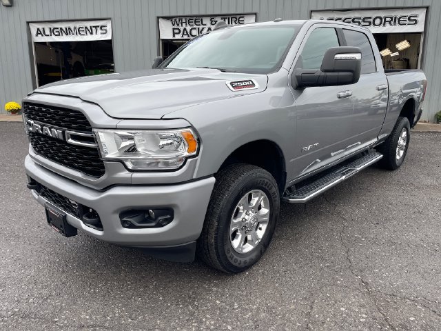Used 2024 RAM 2500 Big Horn w/ Sport Appearance Package AWD/4WD image 3