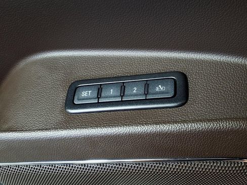 Used 2018 GMC Yukon Denali RWD image 18