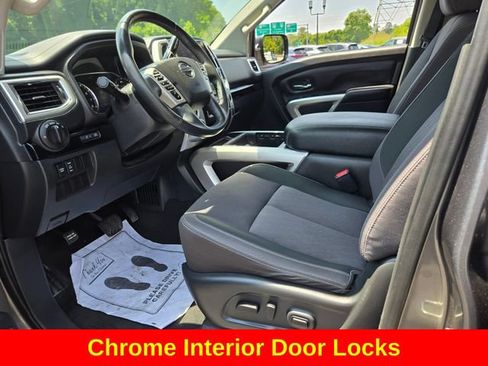 Used 2021 Nissan Titan SV w/ SV Convenience Package AWD/4WD image 11