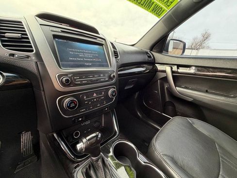 Used 2014 Kia Sorento SX FWD image 45