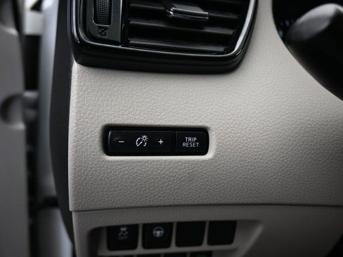 Used 2022 Nissan Rogue Sport SV w/ Technology Package image 23