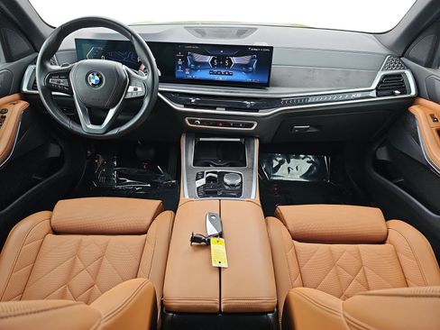 Used 2024 BMW X5 xDrive40i AWD/4WD image 10