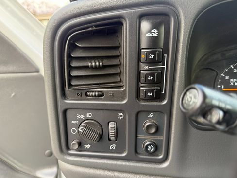 Used 2007 Chevrolet Silverado 2500 LT w/ Heavy-Duty Power Package image 19