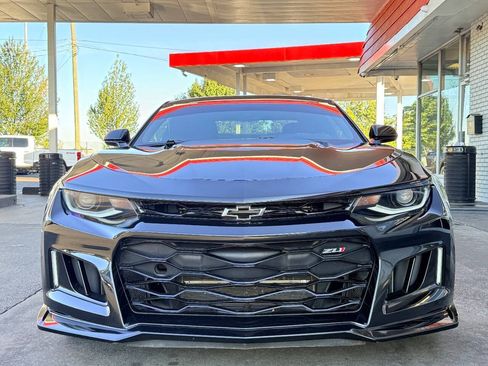 Used 2019 Chevrolet Camaro ZL1 RWD image 7