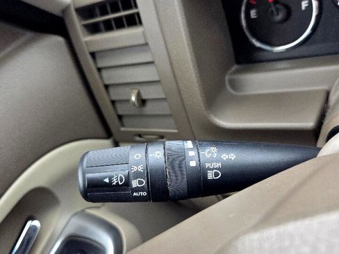 Used 2010 Jeep Liberty Limited image 23