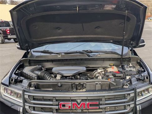 Used 2022 GMC Acadia AT4 w/ Technology Package image 40